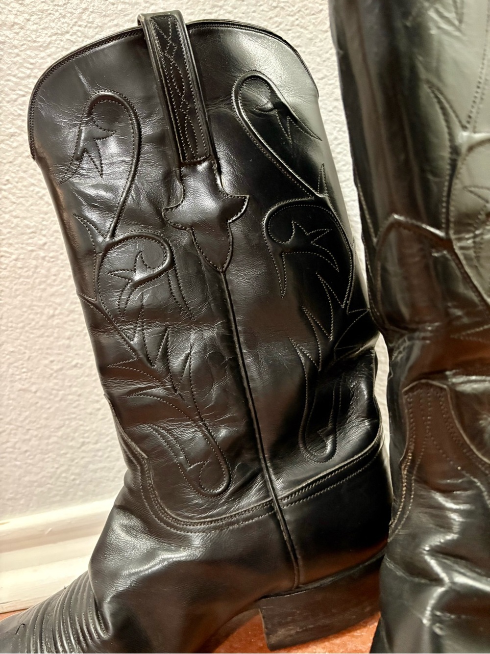 Lucchese 9.5 2E, Black Very Good Condition, Super Soft Wide Cowboy Western Boots - Picture 6 of 14